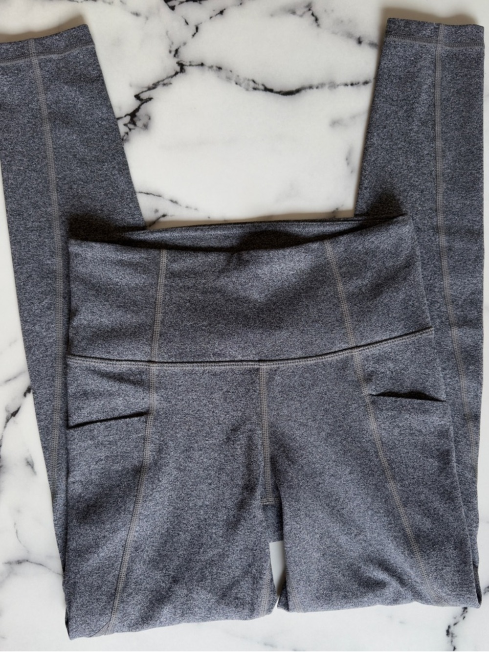 Athleta Salutation Stash Pocket II Leggings XS Gray High Rise 7/8 24” Inseam